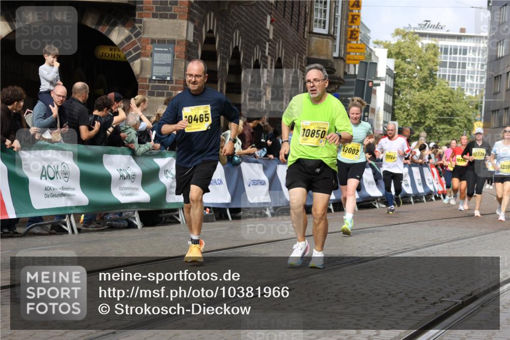 13.09.2026 - 21. swb-Marathon Bremen Strokosch-Dieckow http://msf.ph/oto/10381966 13.09.2026 11:05:09 Ziel 10198, 10283, 10315, 10481, 10729, 10741, 10855, 10856, 10940, 11006, 11133, 11272, 11364, 11366, 11395, 11518, 11592, 11705, 11757, 11939, 12005, 12235, 12420, 12493, 12495, 12498, 12500, 12502, 12563, 10411, 10576, 10697, 10717, 10802, 10995, 11102, 11157, 11218, 11326, 11334, 11616, 12011, 12079, 12080 meine-sportfotos.de