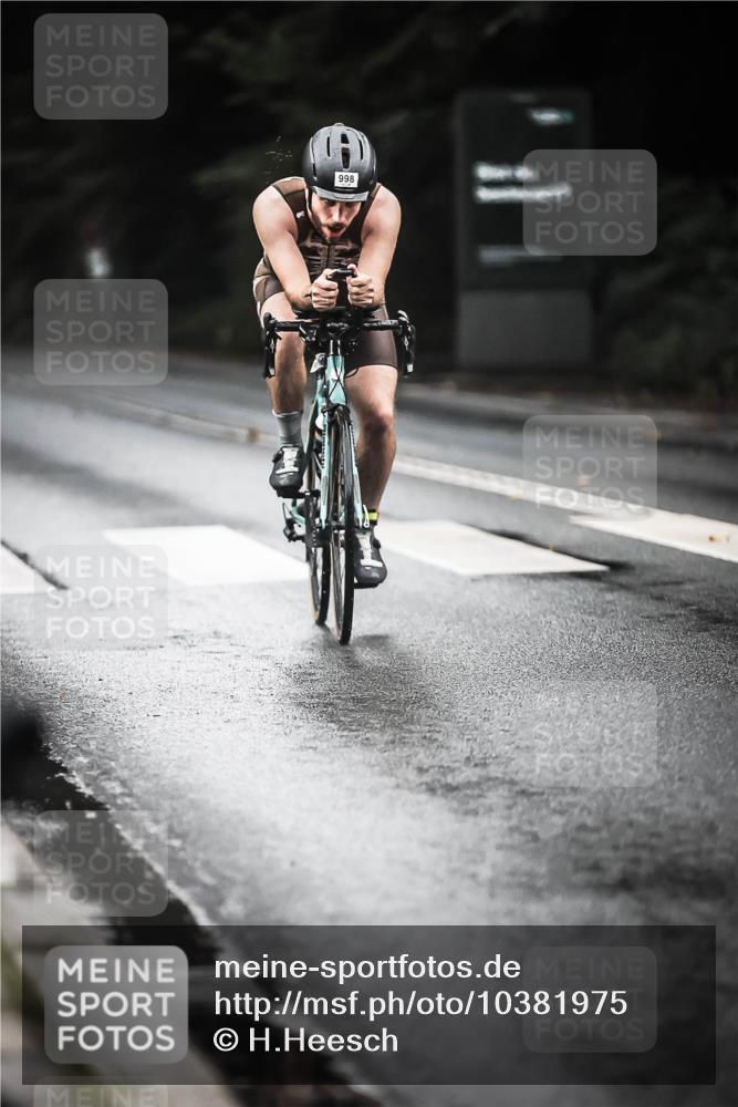 13.09.2026 - Stadtparktriathlon H.Heesch http://msf.ph/oto/10381975 13.09.2026 12:28:41 Radfahren 975, 998, 1087 meine-sportfotos.de