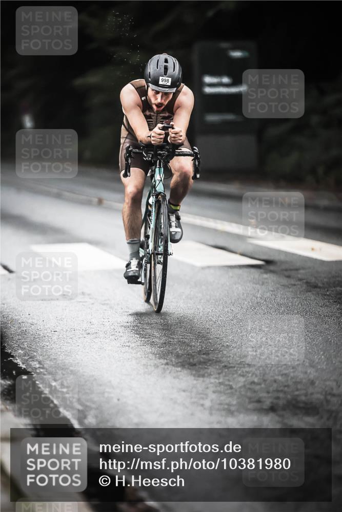 13.09.2026 - Stadtparktriathlon H.Heesch http://msf.ph/oto/10381980 13.09.2026 12:28:41 Radfahren 975, 998, 1087 meine-sportfotos.de