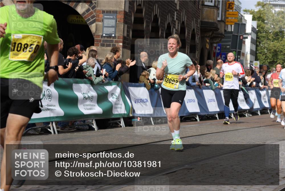 13.09.2026 - 21. swb-Marathon Bremen Strokosch-Dieckow http://msf.ph/oto/10381981 13.09.2026 11:05:11 Ziel 10198, 10283, 10315, 10465, 10481, 10729, 10741, 10850, 10855, 10856, 10940, 10975, 11006, 11133, 11272, 11366, 11395, 11518, 11705, 11757, 11939, 12005, 12235, 12420, 12493, 12495, 12498, 12500, 12502, 12522, 12563, 10411, 10576, 10697, 10717, 10802, 10995, 11102, 11146, 11157, 11218, 11326, 11334, 11394, 11616, 12011, 12079, 12080, 12251 meine-sportfotos.de