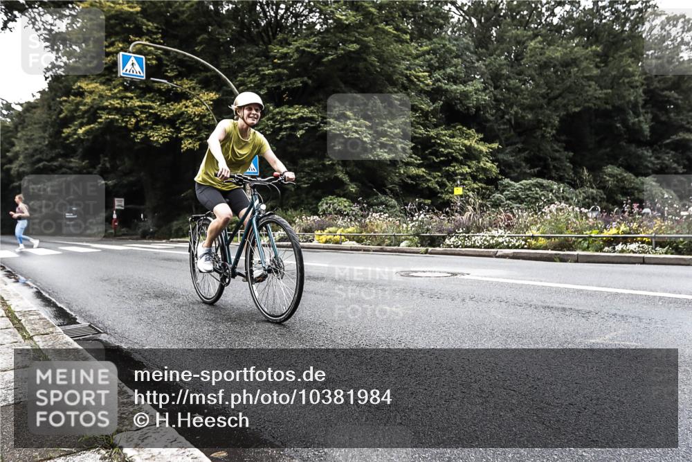 13.09.2026 - Stadtparktriathlon H.Heesch http://msf.ph/oto/10381984 13.09.2026 11:04:21 Radfahren 408, 636 meine-sportfotos.de