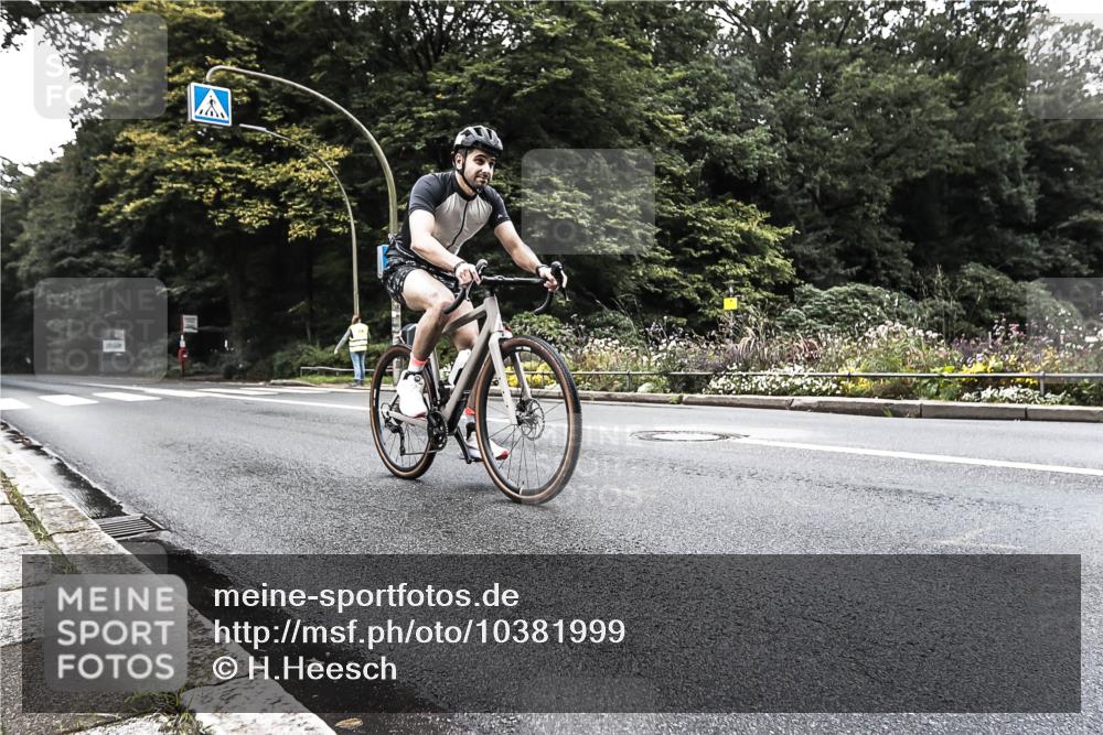 13.09.2026 - Stadtparktriathlon H.Heesch http://msf.ph/oto/10381999 13.09.2026 11:04:47 Radfahren 467, 691 meine-sportfotos.de