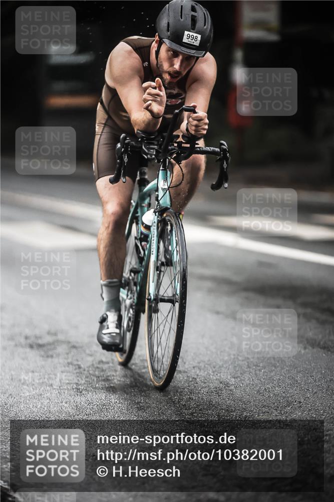 13.09.2026 - Stadtparktriathlon H.Heesch http://msf.ph/oto/10382001 13.09.2026 12:28:42 Radfahren 975, 998, 1081, 1087 meine-sportfotos.de