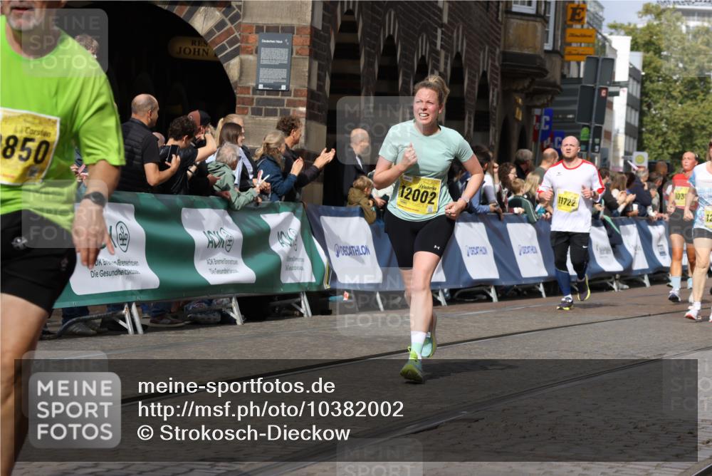 13.09.2026 - 21. swb-Marathon Bremen Strokosch-Dieckow http://msf.ph/oto/10382002 13.09.2026 11:05:12 Ziel 10198, 10283, 10315, 10465, 10481, 10729, 10741, 10850, 10855, 10856, 10940, 10975, 11006, 11133, 11272, 11366, 11395, 11518, 11705, 11757, 11939, 12005, 12235, 12420, 12493, 12495, 12498, 12500, 12502, 12522, 12563, 10411, 10576, 10697, 10717, 10802, 10995, 11146, 11326, 11334, 11394, 12011, 12079, 12080, 12251 meine-sportfotos.de