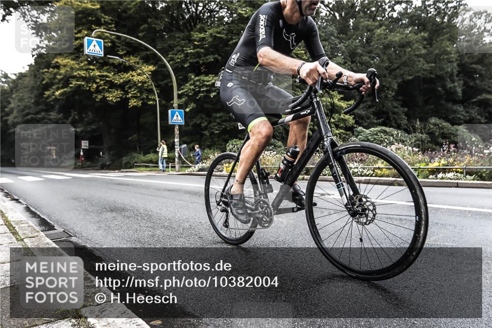 13.09.2026 - Stadtparktriathlon H.Heesch http://msf.ph/oto/10382004 13.09.2026 11:04:59 Radfahren 664 meine-sportfotos.de