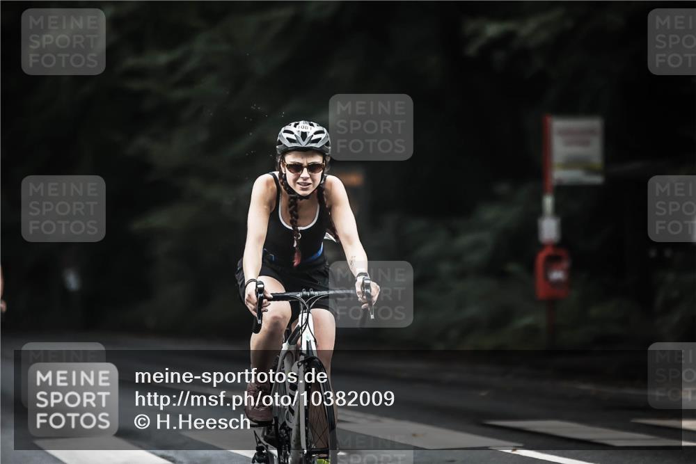 13.09.2026 - Stadtparktriathlon H.Heesch http://msf.ph/oto/10382009 13.09.2026 12:28:48 Radfahren 1015, 1081, 1088 meine-sportfotos.de