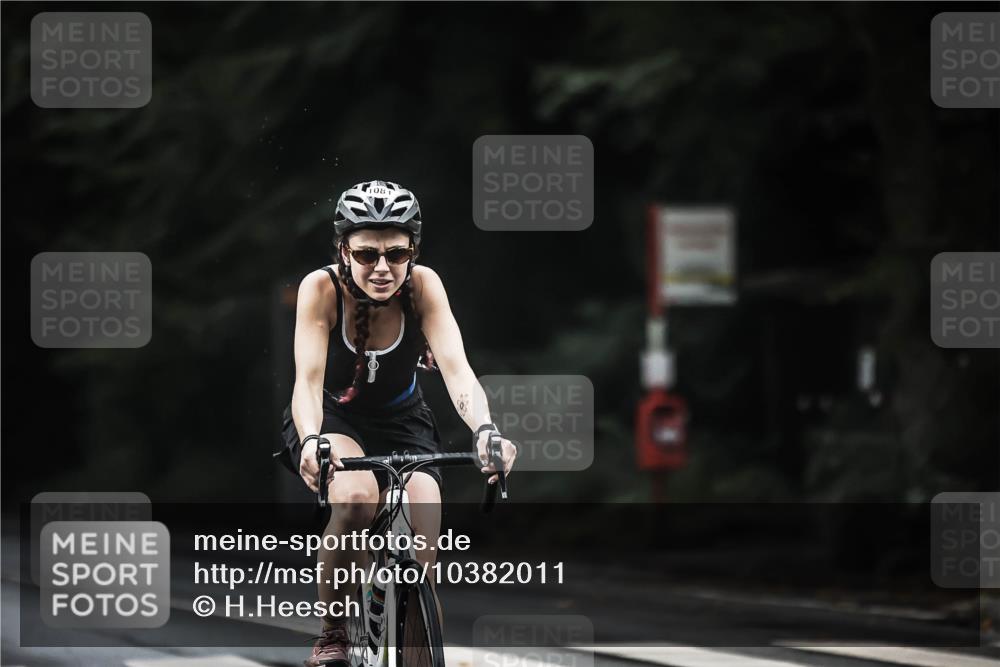 13.09.2026 - Stadtparktriathlon H.Heesch http://msf.ph/oto/10382011 13.09.2026 12:28:48 Radfahren 1015, 1081, 1088 meine-sportfotos.de