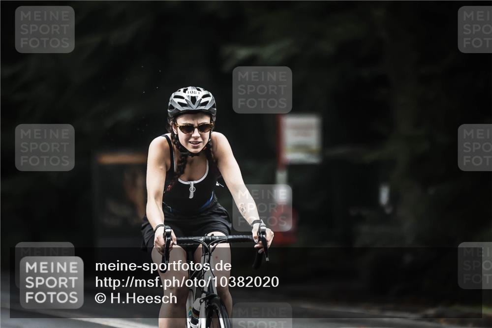 13.09.2026 - Stadtparktriathlon H.Heesch http://msf.ph/oto/10382020 13.09.2026 12:28:48 Radfahren 1015, 1081, 1088 meine-sportfotos.de