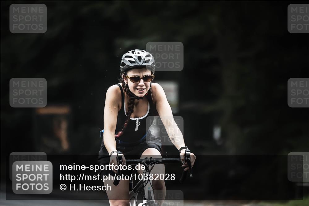 13.09.2026 - Stadtparktriathlon H.Heesch http://msf.ph/oto/10382028 13.09.2026 12:28:48 Radfahren 1015, 1081, 1088 meine-sportfotos.de