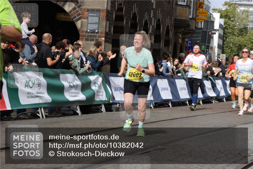 13.09.2026 - 21. swb-Marathon Bremen Strokosch-Dieckow http://msf.ph/oto/10382042 13.09.2026 11:05:12 Ziel 10198, 10283, 10315, 10465, 10481, 10729, 10741, 10850, 10855, 10856, 10940, 10975, 11006, 11133, 11272, 11366, 11395, 11518, 11705, 11757, 11939, 12005, 12235, 12420, 12493, 12495, 12498, 12500, 12502, 12522, 12563, 10411, 10576, 10697, 10717, 10802, 10995, 11146, 11326, 11334, 11394, 12011, 12079, 12080, 12251 meine-sportfotos.de