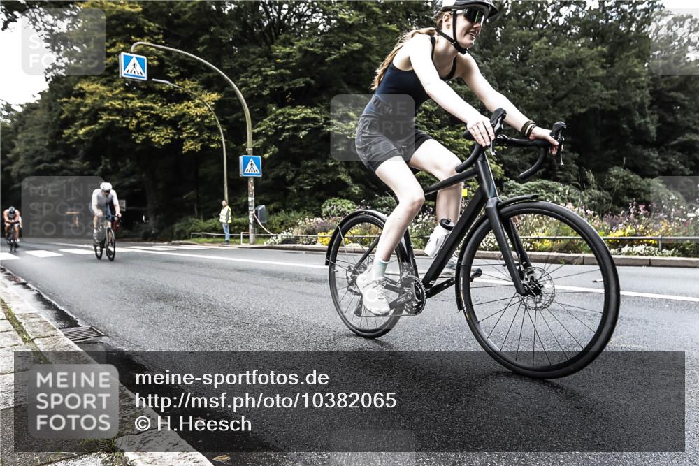 13.09.2026 - Stadtparktriathlon H.Heesch http://msf.ph/oto/10382065 13.09.2026 11:05:29 Radfahren 361, 523, 635, 644 meine-sportfotos.de