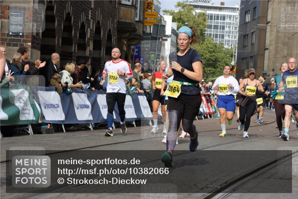 13.09.2026 - 21. swb-Marathon Bremen Strokosch-Dieckow http://msf.ph/oto/10382066 13.09.2026 11:05:13 Ziel 10198, 10283, 10315, 10465, 10729, 10741, 10850, 10855, 10856, 10940, 10975, 11006, 11133, 11272, 11366, 11395, 11518, 11705, 11757, 11939, 12002, 12005, 12235, 12420, 12493, 12495, 12498, 12500, 12502, 12522, 12563, 10186, 10411, 10432, 10576, 10697, 10717, 10802, 11146, 11326, 11334, 11394, 11571, 11572, 12011, 12055, 12079, 12080, 12251 meine-sportfotos.de