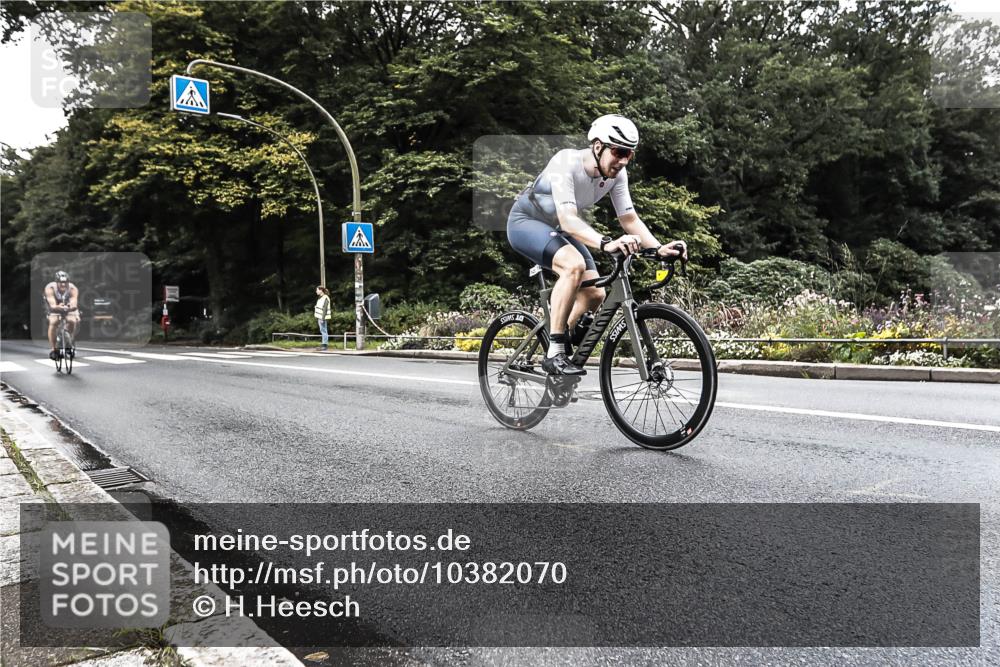 13.09.2026 - Stadtparktriathlon H.Heesch http://msf.ph/oto/10382070 13.09.2026 11:05:29 Radfahren 361, 523, 635, 644 meine-sportfotos.de
