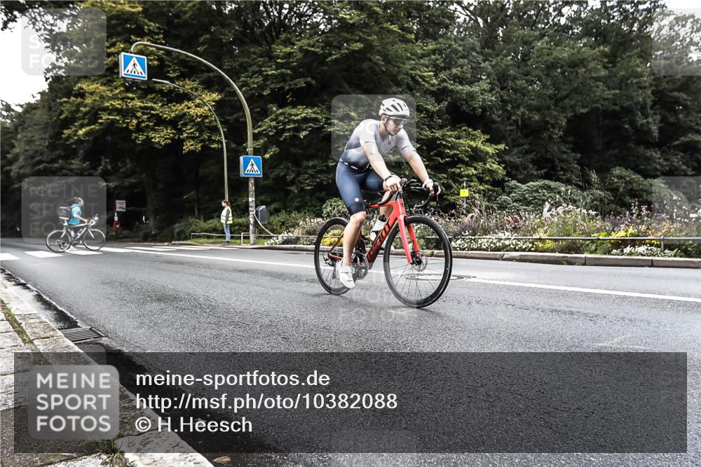 13.09.2026 - Stadtparktriathlon H.Heesch http://msf.ph/oto/10382088 13.09.2026 11:05:31 Radfahren 361, 523, 635, 644 meine-sportfotos.de