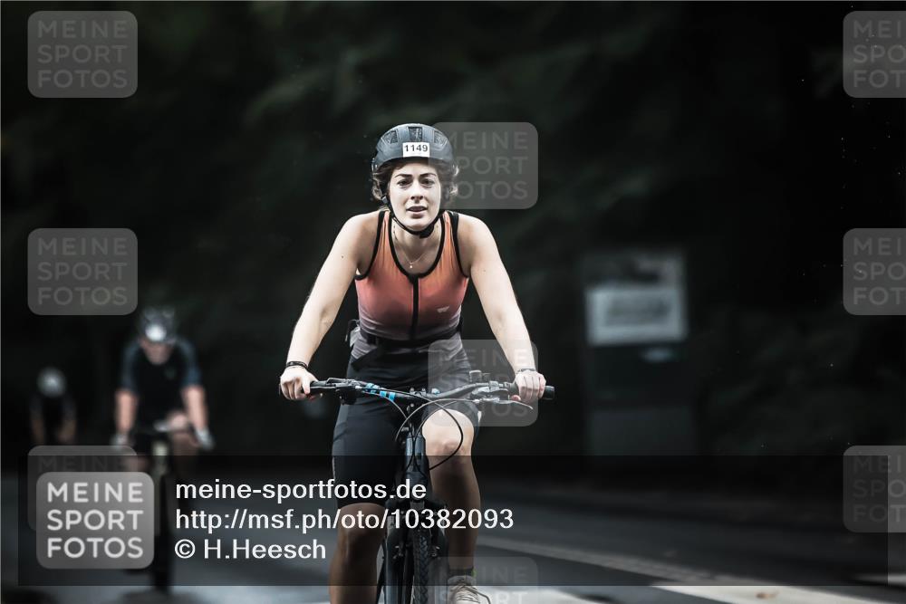 13.09.2026 - Stadtparktriathlon H.Heesch http://msf.ph/oto/10382093 13.09.2026 12:28:57 Radfahren 953, 1006, 1015, 1050, 1066, 1149 meine-sportfotos.de