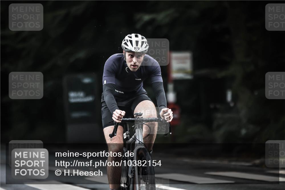 13.09.2026 - Stadtparktriathlon H.Heesch http://msf.ph/oto/10382154 13.09.2026 12:29:06 Radfahren 949, 979, 1006, 1050, 1072, 1242 meine-sportfotos.de