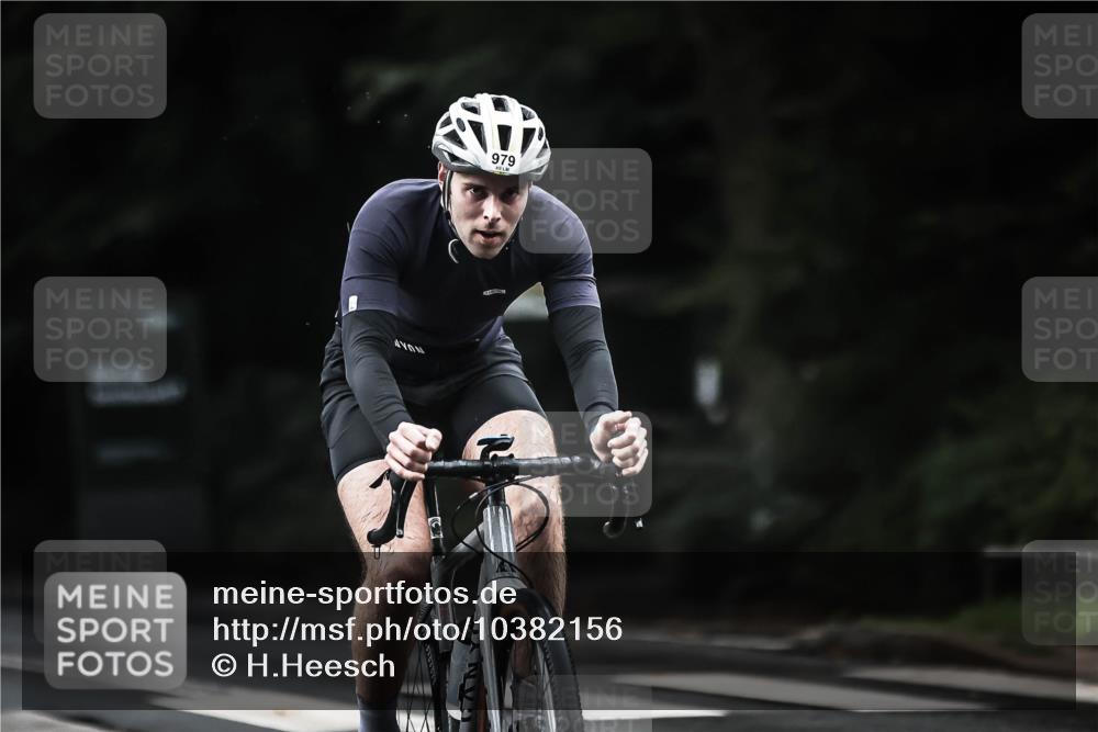 13.09.2026 - Stadtparktriathlon H.Heesch http://msf.ph/oto/10382156 13.09.2026 12:29:06 Radfahren 949, 979, 1006, 1050, 1072, 1242 meine-sportfotos.de