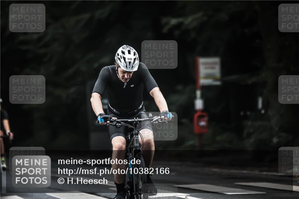 13.09.2026 - Stadtparktriathlon H.Heesch http://msf.ph/oto/10382166 13.09.2026 12:29:08 Radfahren 949, 979, 1072, 1128, 1242 meine-sportfotos.de