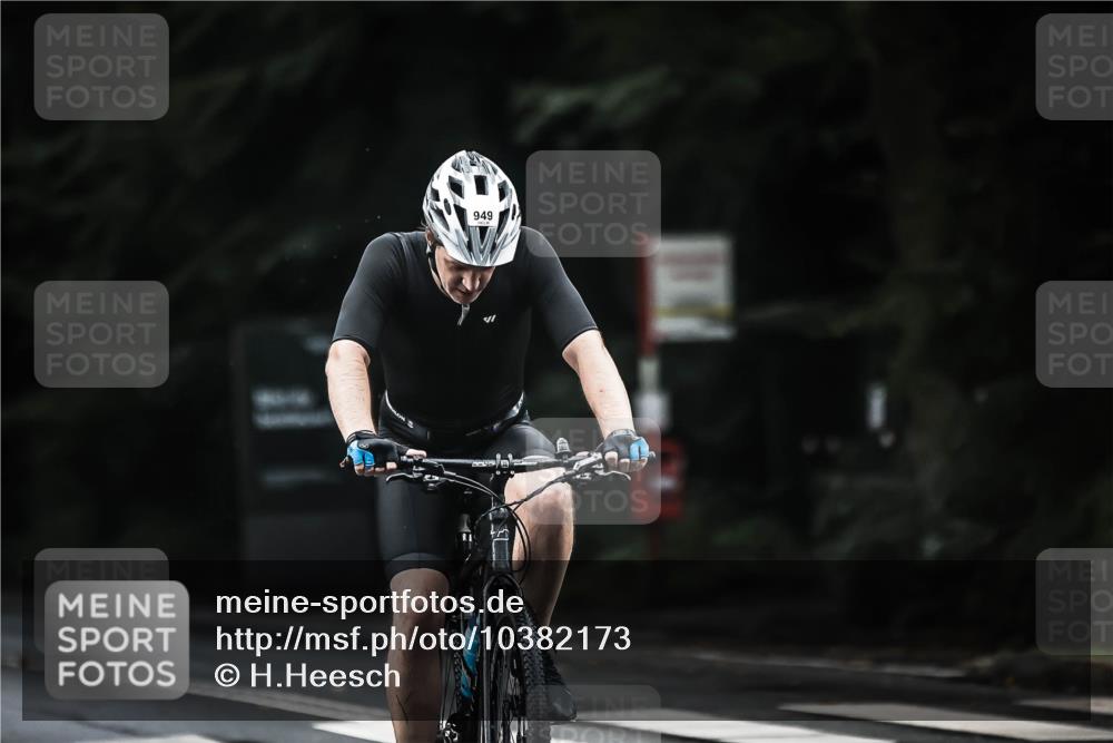 13.09.2026 - Stadtparktriathlon H.Heesch http://msf.ph/oto/10382173 13.09.2026 12:29:09 Radfahren 949, 979, 1072, 1128, 1242 meine-sportfotos.de
