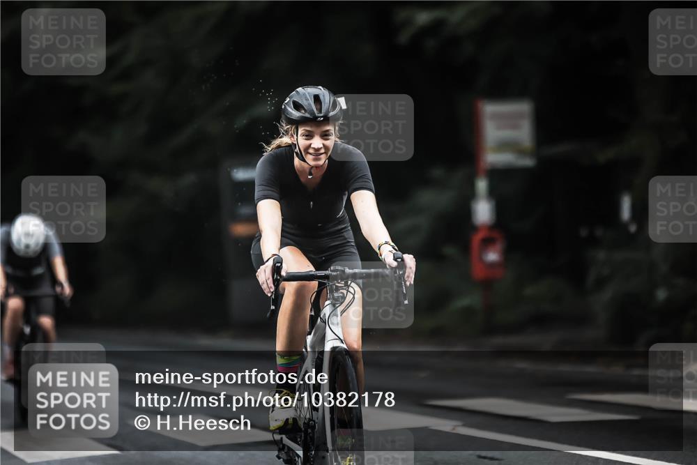 13.09.2026 - Stadtparktriathlon H.Heesch http://msf.ph/oto/10382178 13.09.2026 12:29:10 Radfahren 949, 979, 1072, 1128, 1242 meine-sportfotos.de