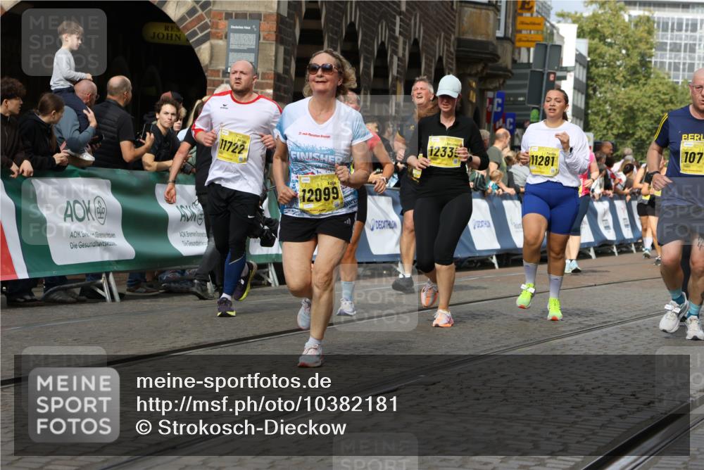 13.09.2026 - 21. swb-Marathon Bremen Strokosch-Dieckow http://msf.ph/oto/10382181 13.09.2026 11:05:16 Ziel 10198, 10283, 10315, 10465, 10729, 10741, 10850, 10855, 10856, 10940, 10975, 11006, 11133, 11272, 11395, 11518, 11757, 11939, 12002, 12005, 12064, 12235, 12420, 12493, 12495, 12498, 12500, 12502, 12522, 12563, 10186, 10411, 10432, 10717, 10802, 11146, 11314, 11334, 11387, 11394, 11521, 11571, 11572, 12055, 12251, 12330 meine-sportfotos.de