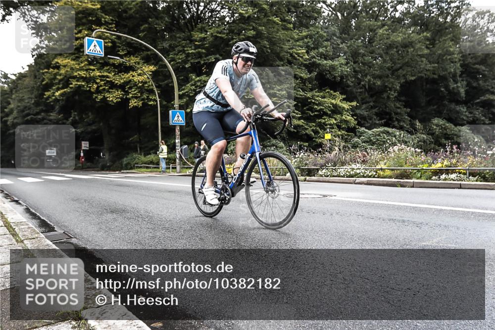 13.09.2026 - Stadtparktriathlon H.Heesch http://msf.ph/oto/10382182 13.09.2026 11:06:04 Radfahren 476, 590, 605, 621 meine-sportfotos.de
