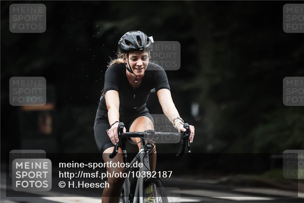 13.09.2026 - Stadtparktriathlon H.Heesch http://msf.ph/oto/10382187 13.09.2026 12:29:11 Radfahren 949, 979, 1072, 1128, 1242 meine-sportfotos.de