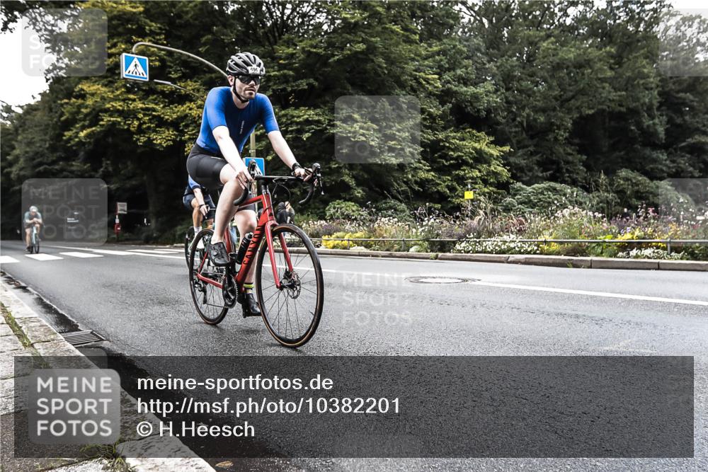 13.09.2026 - Stadtparktriathlon H.Heesch http://msf.ph/oto/10382201 13.09.2026 11:06:14 Radfahren 376, 665, 687, 696 meine-sportfotos.de