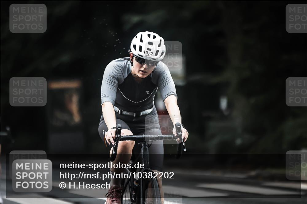 13.09.2026 - Stadtparktriathlon H.Heesch http://msf.ph/oto/10382202 13.09.2026 12:29:12 Radfahren 949, 957, 979, 1072, 1128, 1242 meine-sportfotos.de