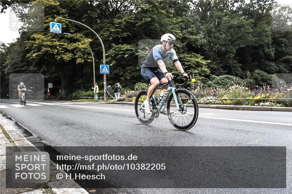 13.09.2026 - Stadtparktriathlon H.Heesch http://msf.ph/oto/10382205 13.09.2026 11:06:14 Radfahren 376, 665, 687, 696 meine-sportfotos.de