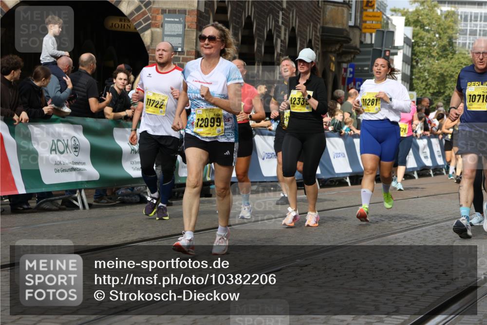 13.09.2026 - 21. swb-Marathon Bremen Strokosch-Dieckow http://msf.ph/oto/10382206 13.09.2026 11:05:16 Ziel 10198, 10283, 10315, 10465, 10729, 10741, 10850, 10855, 10856, 10940, 10975, 11006, 11133, 11272, 11395, 11518, 11757, 11939, 12002, 12005, 12064, 12235, 12420, 12493, 12495, 12498, 12500, 12502, 12522, 12563, 10186, 10411, 10432, 10717, 10802, 11146, 11314, 11334, 11387, 11394, 11521, 11571, 11572, 12055, 12251, 12330 meine-sportfotos.de