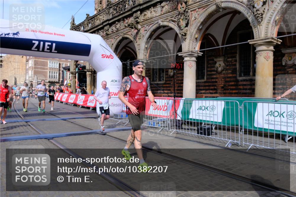 13.09.2026 - 21. swb-Marathon Bremen Tim E. http://msf.ph/oto/10382207 13.09.2026 13:18:19 Ziel 948, 1631, 1797, 1872, 2001, 2260, 2634, 2671, 3192, 3241, 3514, 3634, 4131, 4733, 5292, 5695, 5935, 5948, 6152, 6290, 6448, 8094, 8805, 8869, 8943, 8944, 9595, 9596, 9609, 9837, 13041 meine-sportfotos.de