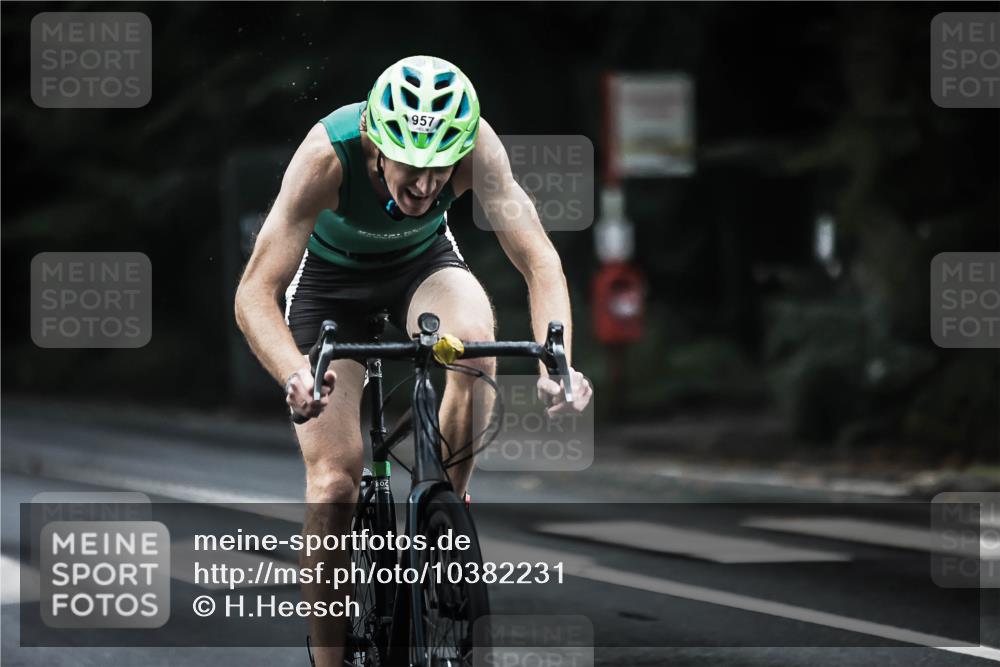 13.09.2026 - Stadtparktriathlon H.Heesch http://msf.ph/oto/10382231 13.09.2026 12:29:19 Radfahren 957, 1035, 1076, 1123, 1128 meine-sportfotos.de