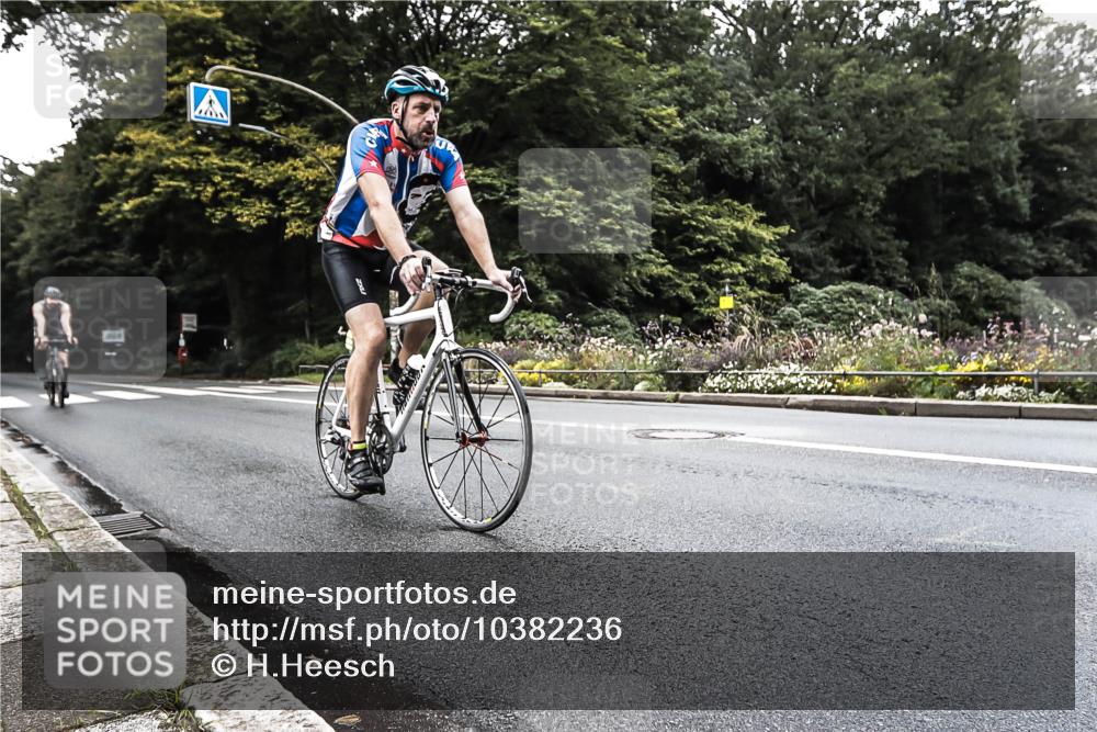 13.09.2026 - Stadtparktriathlon H.Heesch http://msf.ph/oto/10382236 13.09.2026 11:06:39 Radfahren 611, 614, 634, 656, 674 meine-sportfotos.de
