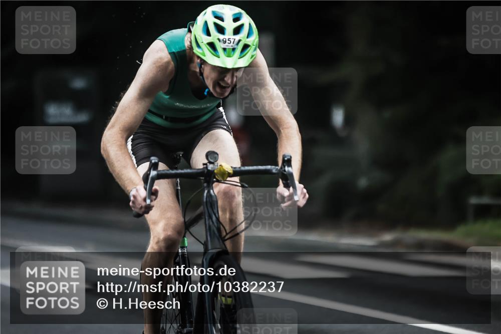 13.09.2026 - Stadtparktriathlon H.Heesch http://msf.ph/oto/10382237 13.09.2026 12:29:19 Radfahren 957, 1035, 1076, 1123, 1128 meine-sportfotos.de