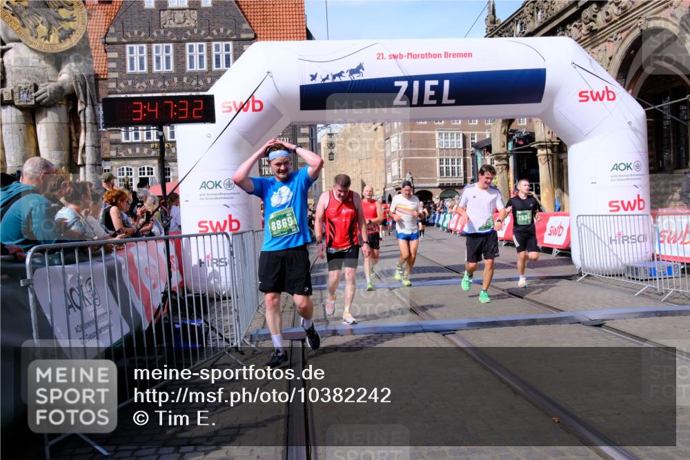 13.09.2026 - 21. swb-Marathon Bremen Tim E. http://msf.ph/oto/10382242 13.09.2026 13:18:21 Ziel 948, 1631, 1797, 1872, 2001, 2260, 2634, 2671, 3241, 3458, 3514, 3634, 4131, 4733, 5292, 5695, 5935, 5948, 6152, 6290, 6448, 8094, 8805, 8869, 8943, 8944, 9134, 9595, 9596, 9609, 9837, 13041 meine-sportfotos.de