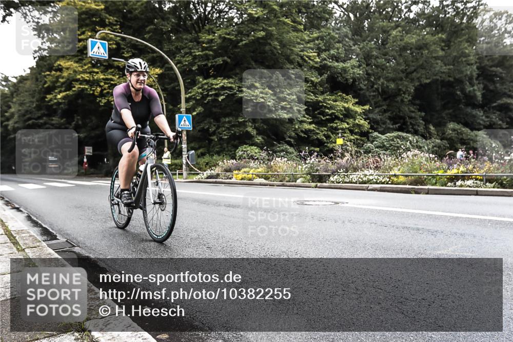 13.09.2026 - Stadtparktriathlon H.Heesch http://msf.ph/oto/10382255 13.09.2026 11:06:53 Radfahren 394, 490 meine-sportfotos.de