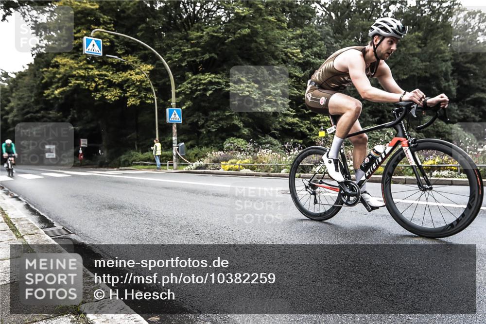 13.09.2026 - Stadtparktriathlon H.Heesch http://msf.ph/oto/10382259 13.09.2026 11:07:01 Radfahren 478, 584 meine-sportfotos.de