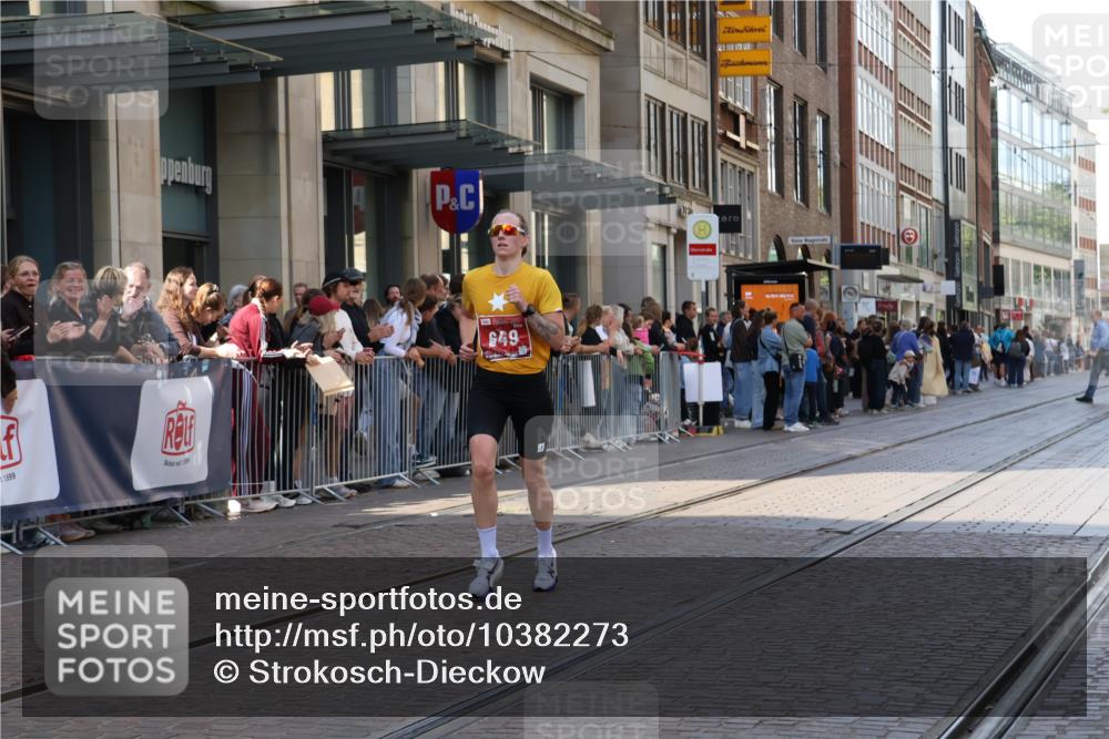 13.09.2026 - 21. swb-Marathon Bremen Strokosch-Dieckow http://msf.ph/oto/10382273 13.09.2026 12:47:17 Ziel 420, 991, 1161, 1783, 649, 7741 meine-sportfotos.de