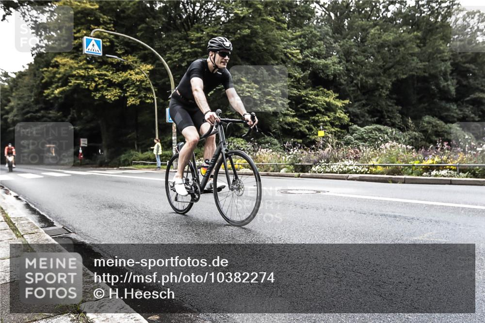 13.09.2026 - Stadtparktriathlon H.Heesch http://msf.ph/oto/10382274 13.09.2026 11:07:15 Radfahren 599, 646, 677 meine-sportfotos.de
