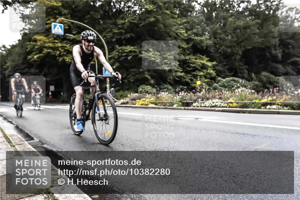 13.09.2026 - Stadtparktriathlon H.Heesch http://msf.ph/oto/10382280 13.09.2026 11:07:19 Radfahren 469, 586, 639, 677 meine-sportfotos.de