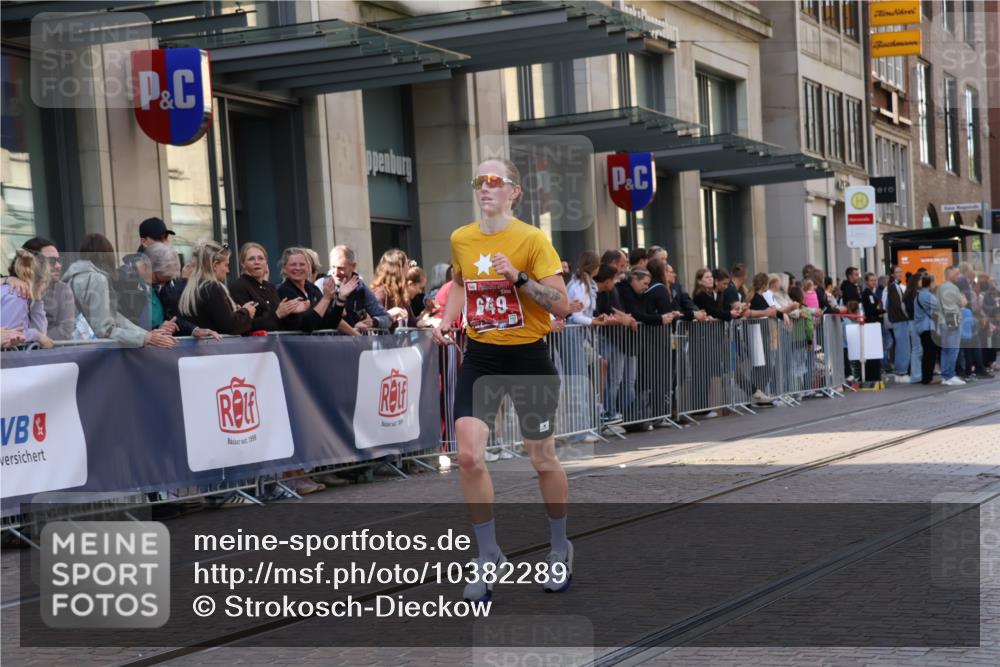 13.09.2026 - 21. swb-Marathon Bremen Strokosch-Dieckow http://msf.ph/oto/10382289 13.09.2026 12:47:18 Ziel 420, 991, 1161, 1783, 649, 7741 meine-sportfotos.de