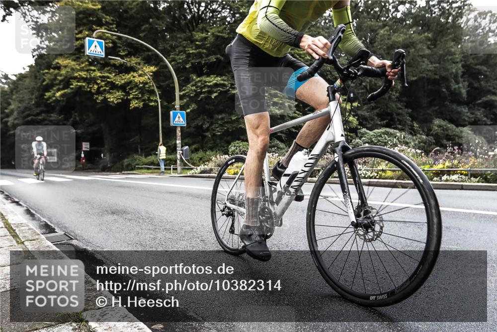 13.09.2026 - Stadtparktriathlon H.Heesch http://msf.ph/oto/10382314 13.09.2026 11:07:28 Radfahren 518, 530, 533, 575, 678 meine-sportfotos.de