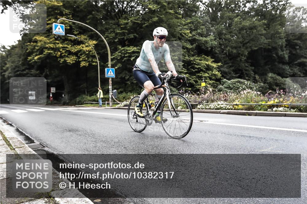 13.09.2026 - Stadtparktriathlon H.Heesch http://msf.ph/oto/10382317 13.09.2026 11:07:30 Radfahren 530, 533 meine-sportfotos.de