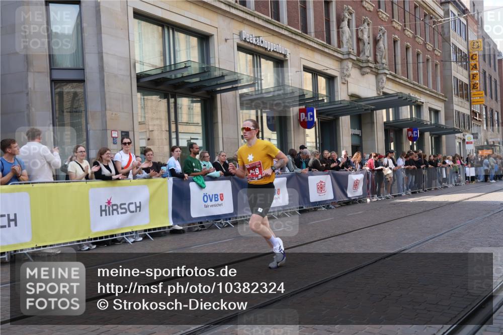 13.09.2026 - 21. swb-Marathon Bremen Strokosch-Dieckow http://msf.ph/oto/10382324 13.09.2026 12:47:19 Ziel 420, 991, 1161, 1783, 649, 7741 meine-sportfotos.de