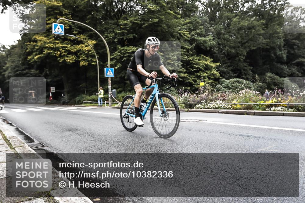 13.09.2026 - Stadtparktriathlon H.Heesch http://msf.ph/oto/10382336 13.09.2026 11:07:43 Radfahren 553, 583 meine-sportfotos.de