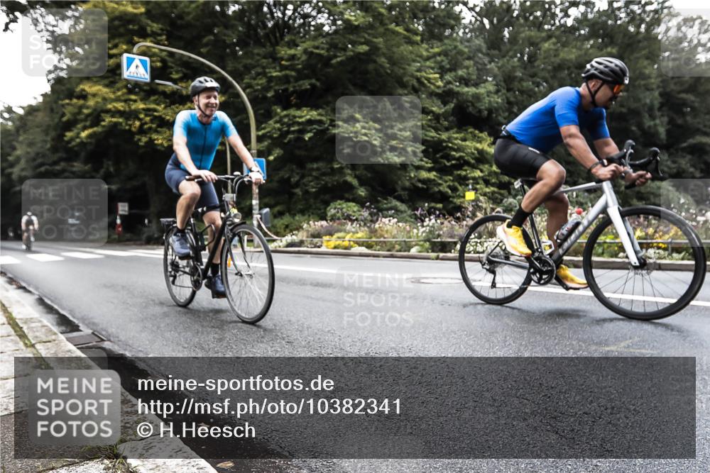 13.09.2026 - Stadtparktriathlon H.Heesch http://msf.ph/oto/10382341 13.09.2026 11:07:50 Radfahren 529, 548, 649 meine-sportfotos.de