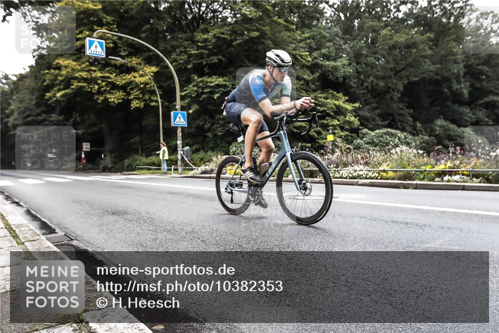 13.09.2026 - Stadtparktriathlon H.Heesch http://msf.ph/oto/10382353 13.09.2026 11:07:53 Radfahren 529, 548, 622, 649 meine-sportfotos.de
