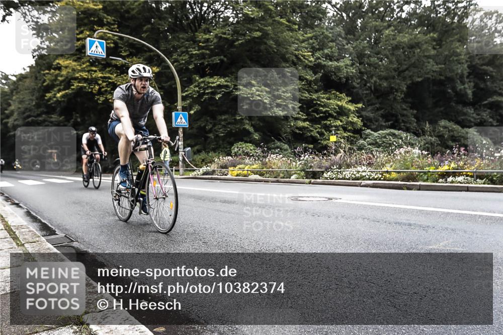 13.09.2026 - Stadtparktriathlon H.Heesch http://msf.ph/oto/10382374 13.09.2026 11:08:14 Radfahren 566, 573, 592 meine-sportfotos.de