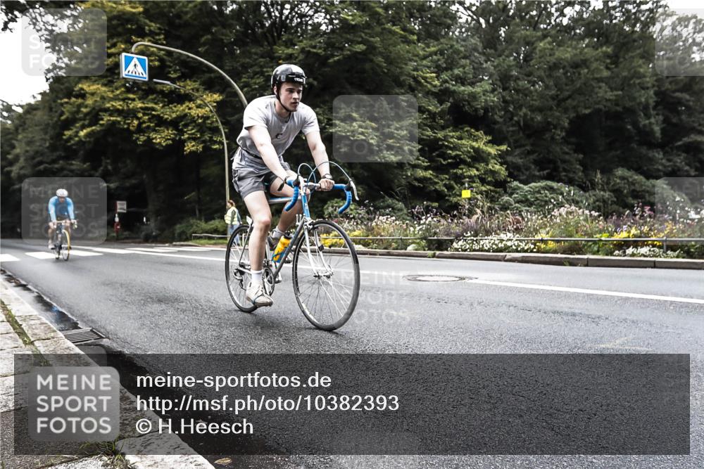 13.09.2026 - Stadtparktriathlon H.Heesch http://msf.ph/oto/10382393 13.09.2026 11:08:20 Radfahren 472, 479, 484, 629 meine-sportfotos.de